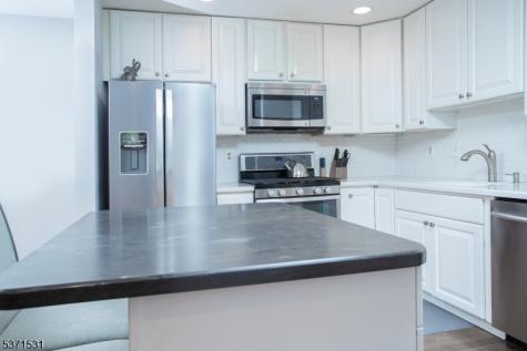 130 Barrister Drive Butler NJ 07405
