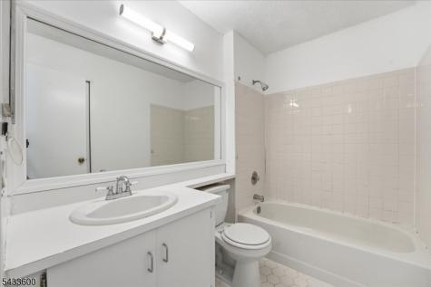 2 Veros Lane Franklin NJ 08823