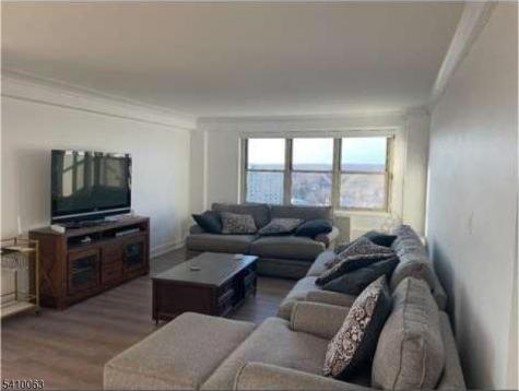 28 Riverside Ave Riv Twr Red Bank NJ 07701