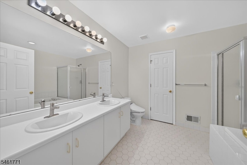 58 Windsong Circle East Brunswick NJ 08816