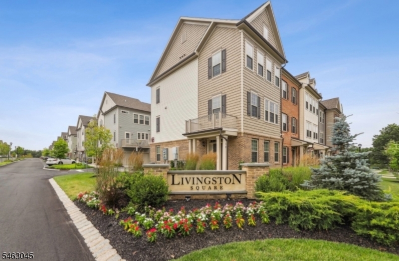 18 Cortland Court Livingston NJ 07039