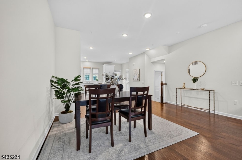 18 Cortland Court Livingston NJ 07039