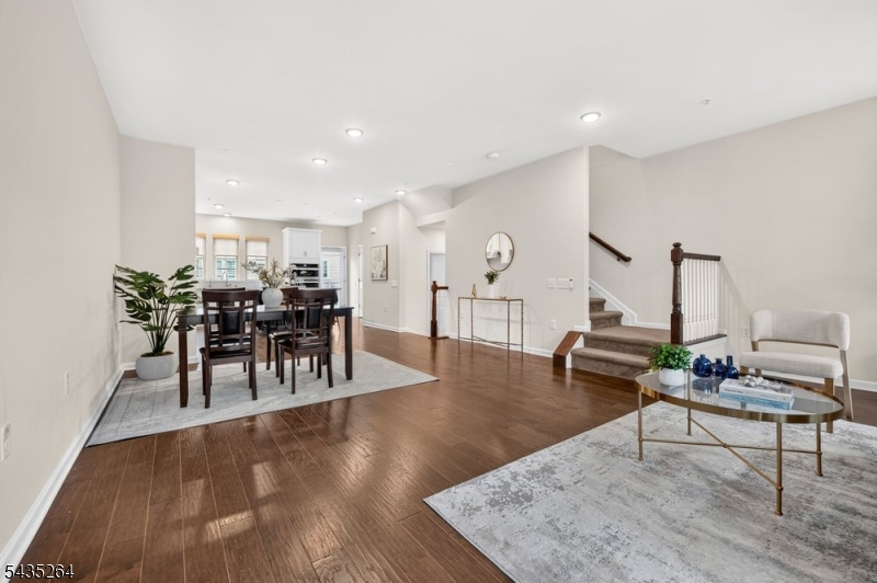 18 Cortland Court Livingston NJ 07039