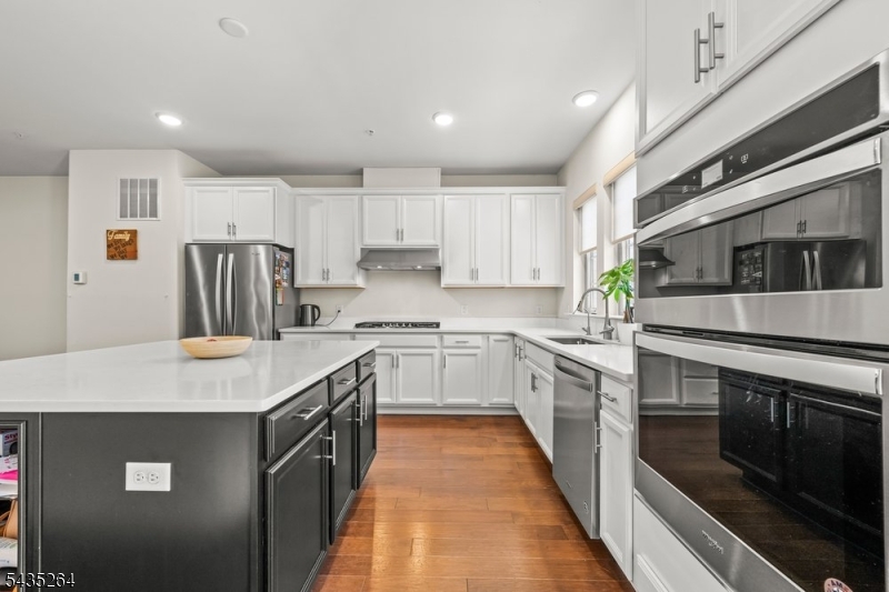 18 Cortland Court Livingston NJ 07039