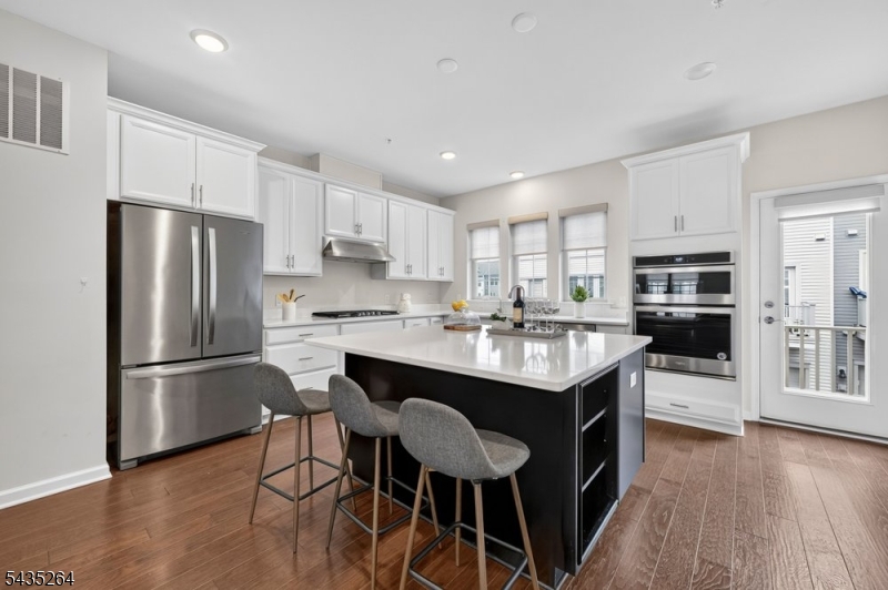 18 Cortland Court Livingston NJ 07039