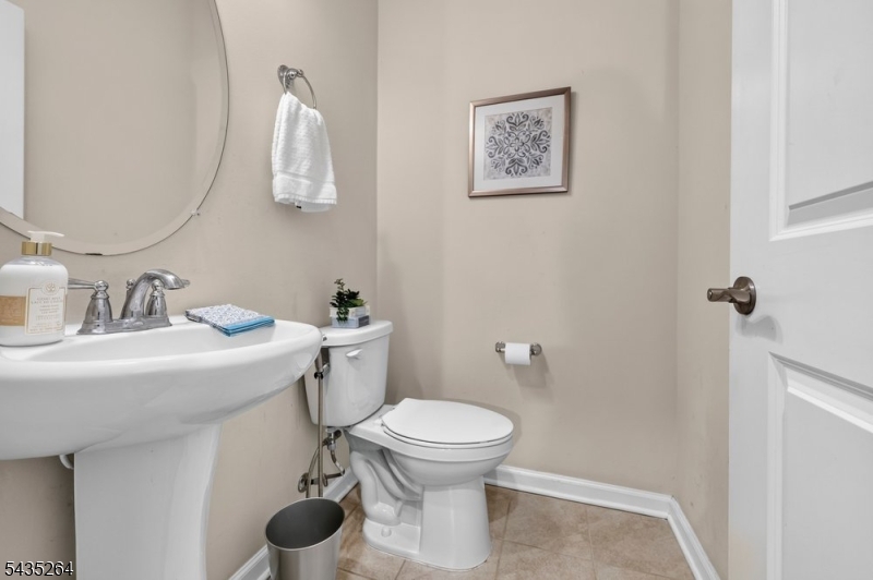 18 Cortland Court Livingston NJ 07039