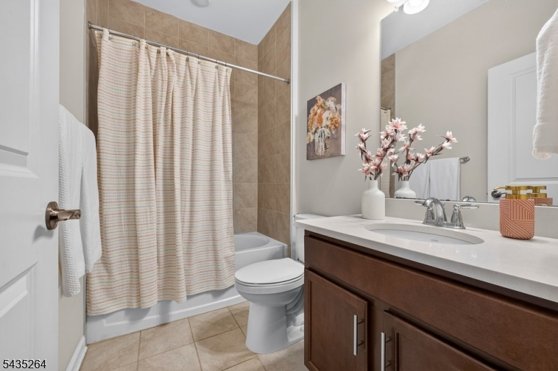 18 Cortland Court Livingston NJ 07039