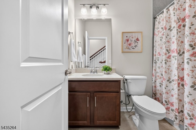 18 Cortland Court Livingston NJ 07039