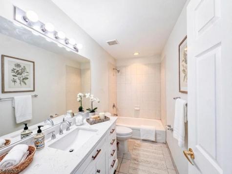 19 Winding Way Hardyston NJ 07419