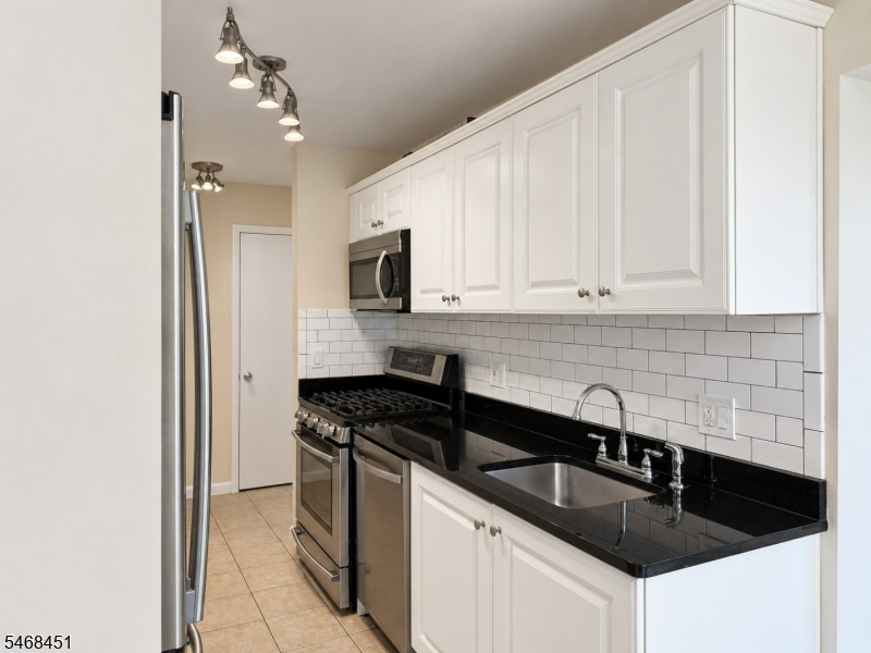 14 River Road Nutley NJ 07110