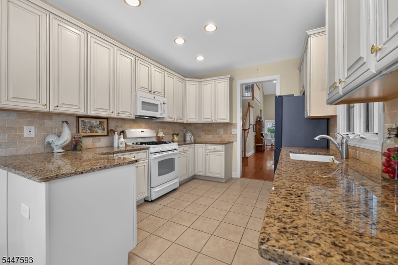 87 Saratoga Court Franklin NJ 08873