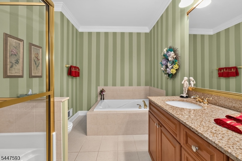 87 Saratoga Court Franklin NJ 08873