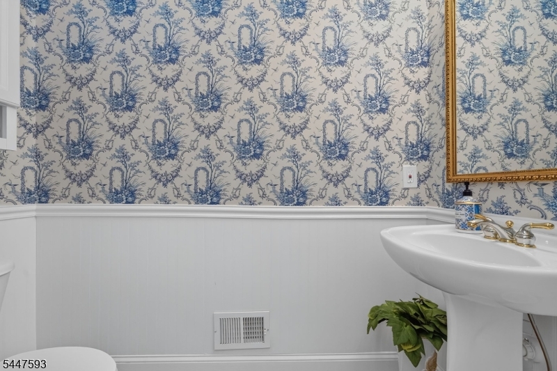 87 Saratoga Court Franklin NJ 08873