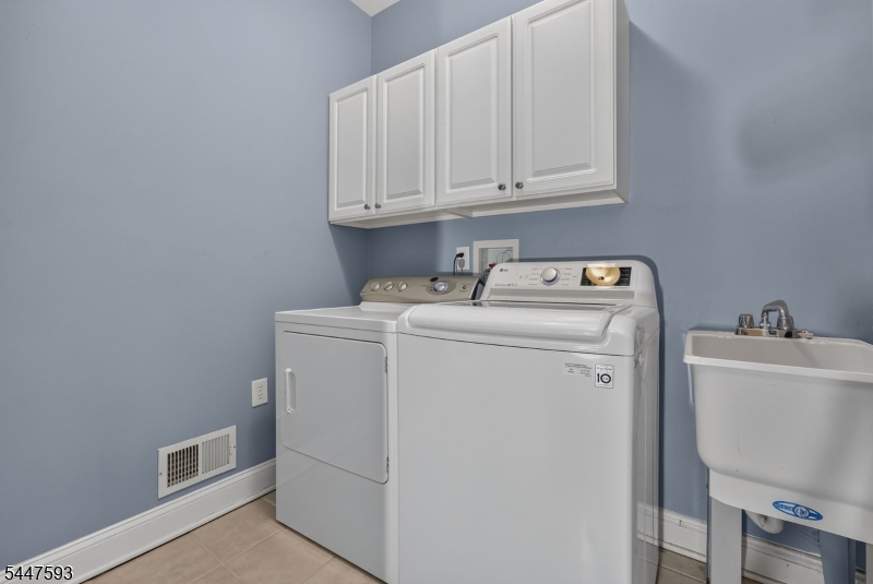 87 Saratoga Court Franklin NJ 08873