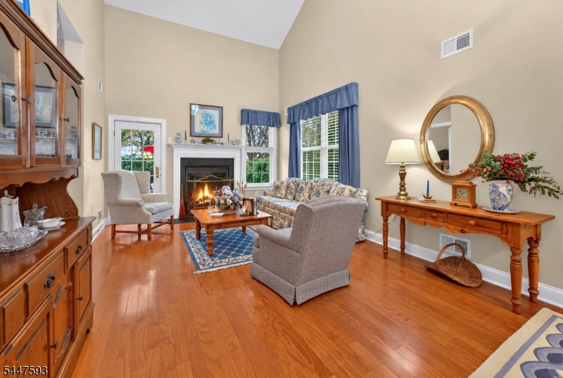 87 Saratoga Court Franklin NJ 08873