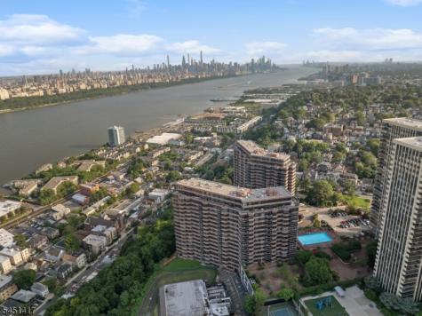 100 Carlyle Drive Cliffside Park NJ 07072