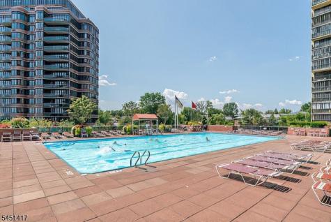 100 Carlyle Drive Cliffside Park NJ 07072