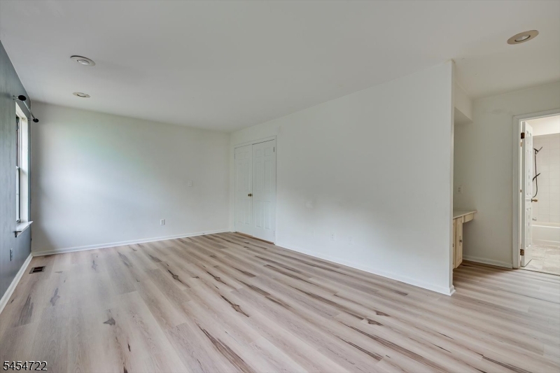 503 Timber Oaks Road Edison NJ 08820