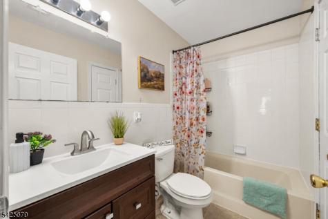 123 Chariot Court Piscataway NJ 08854