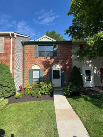 8 Tracy Court Franklin NJ 08823