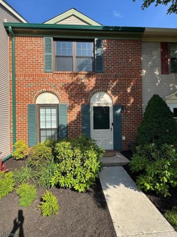 8 Tracy Court Franklin NJ 08823