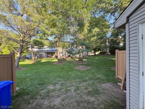 8 Tracy Court Franklin NJ 08823
