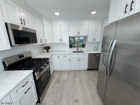 8 Tracy Court Franklin NJ 08823