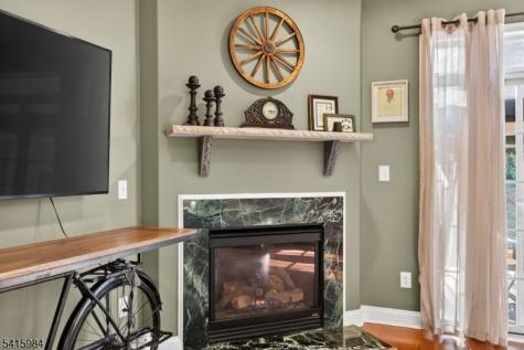 16 Sundance Way Lopatcong NJ 08865