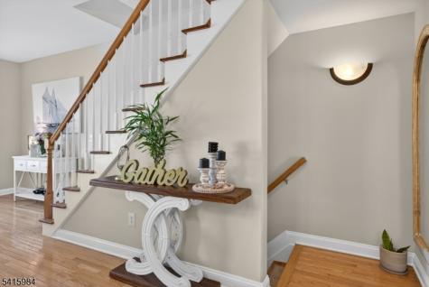 16 Sundance Way Lopatcong NJ 08865