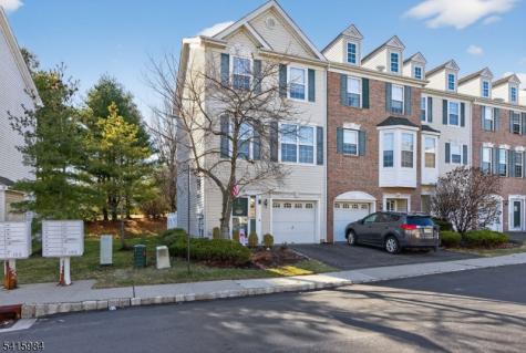16 Sundance Way Lopatcong NJ 08865