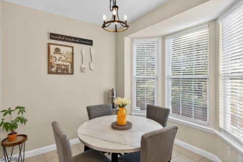 16 Sundance Way Lopatcong NJ 08865