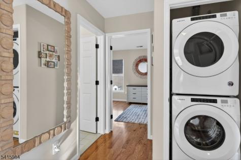 16 Sundance Way Lopatcong NJ 08865