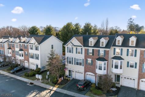 16 Sundance Way Lopatcong NJ 08865