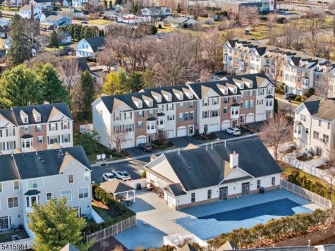16 Sundance Way Lopatcong NJ 08865