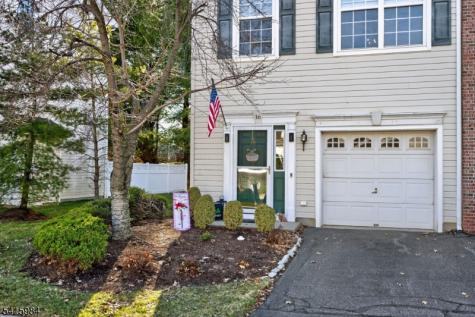 16 Sundance Way Lopatcong NJ 08865