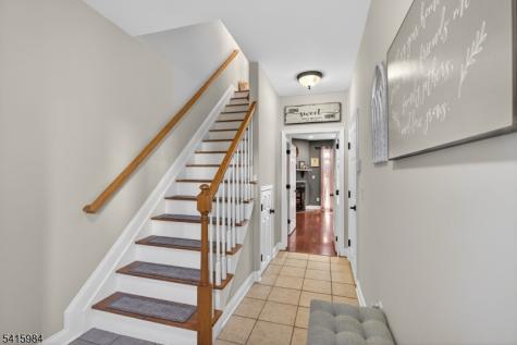 16 Sundance Way Lopatcong NJ 08865