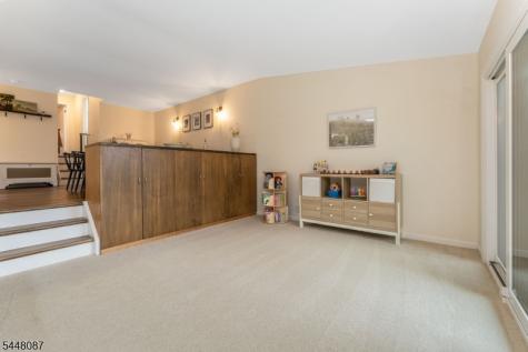 23 Highland Circle Clinton NJ 08801