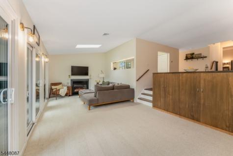 23 Highland Circle Clinton NJ 08801