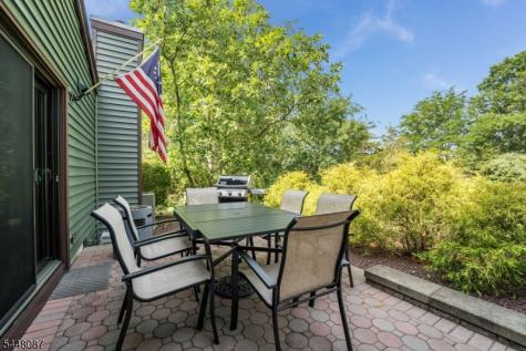 23 Highland Circle Clinton NJ 08801