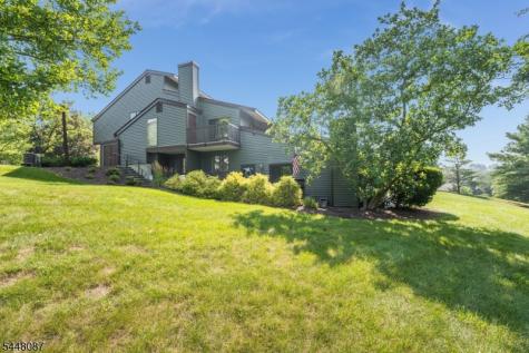 23 Highland Circle Clinton NJ 08801