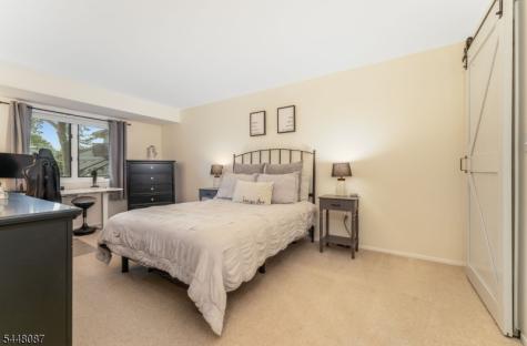 23 Highland Circle Clinton NJ 08801