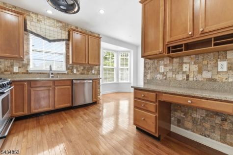 9 Sundance Way Lopatcong NJ 08865