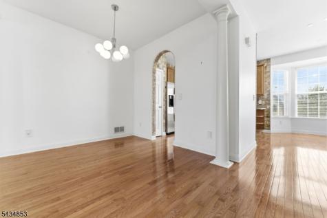 9 Sundance Way Lopatcong NJ 08865