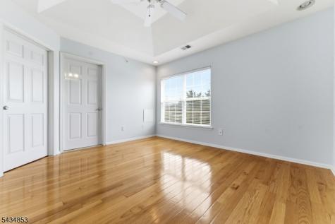 9 Sundance Way Lopatcong NJ 08865