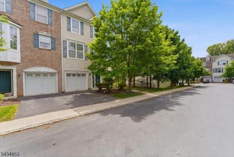 9 Sundance Way Lopatcong NJ 08865