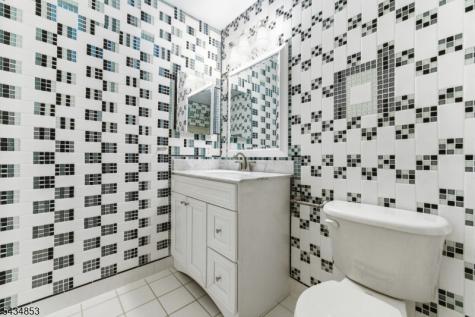9 Sundance Way Lopatcong NJ 08865