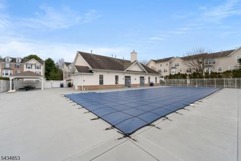 9 Sundance Way Lopatcong NJ 08865