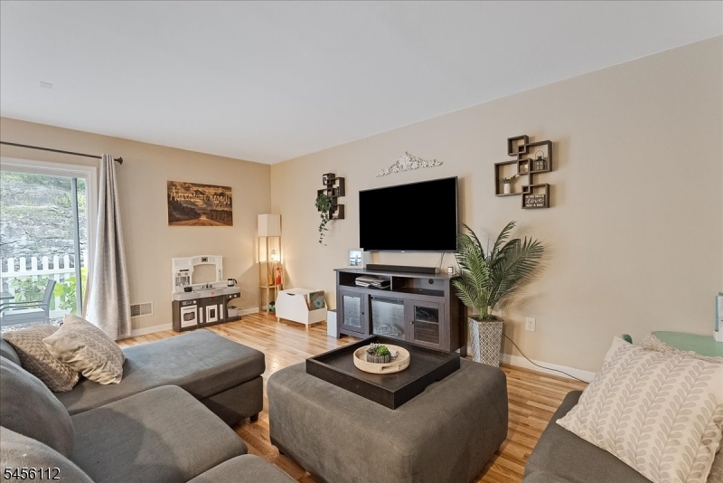 9 Ferndale Lane Hardyston NJ 07419