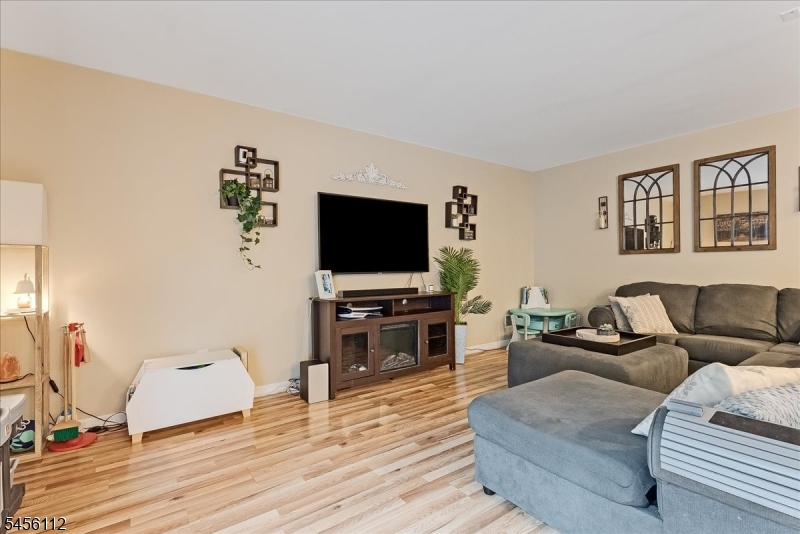 9 Ferndale Lane Hardyston NJ 07419
