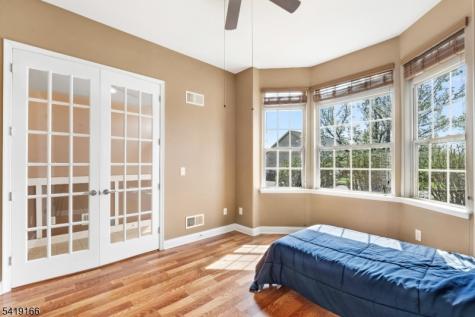 579 Edward Street Lopatcong NJ 08865